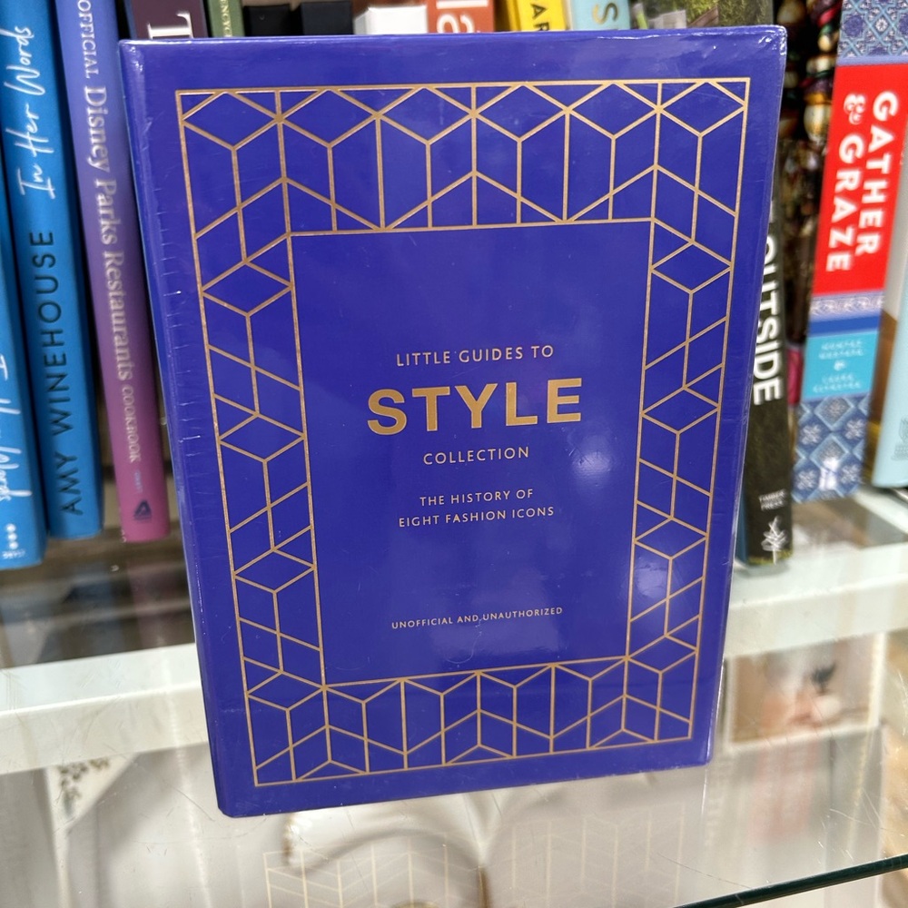 Yves Saint Laurent CHANEL PRADA GUCCI Hermes Dior Valentino LV Designer Book Set - Picture 3 of 5